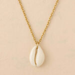 Collier avec pendentif coquillage