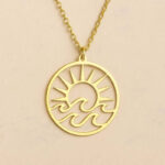 Collier vagues et soleil